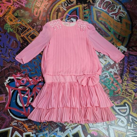 Vintage Star World Pink Pleated Dress with floral lace detail - style 2206 - Picture 1 of 10